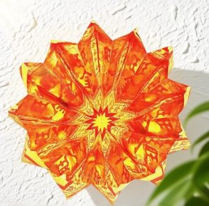 D69 Golden Lotus (Traditional Paper Craft)